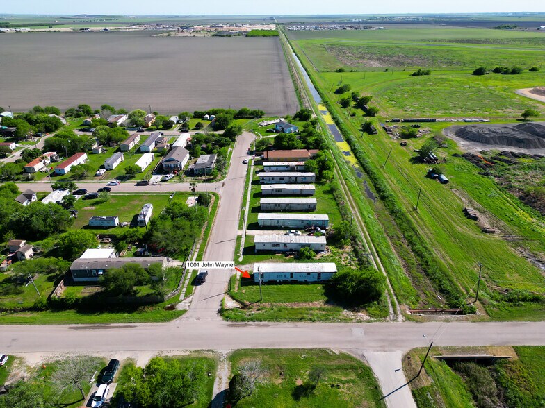 John Wayne Dr, Robstown, TX à vendre - Photo principale – Image 1 sur 29