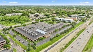 Plus de détails pour 21680-21700 Haggerty Rd, Northville, MI - Local d'activités à louer