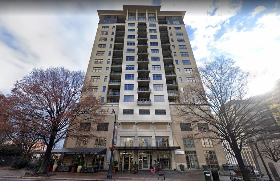 565 Peachtree St NE, Atlanta, GA à louer - Photo de l’immeuble – Image 3 sur 10