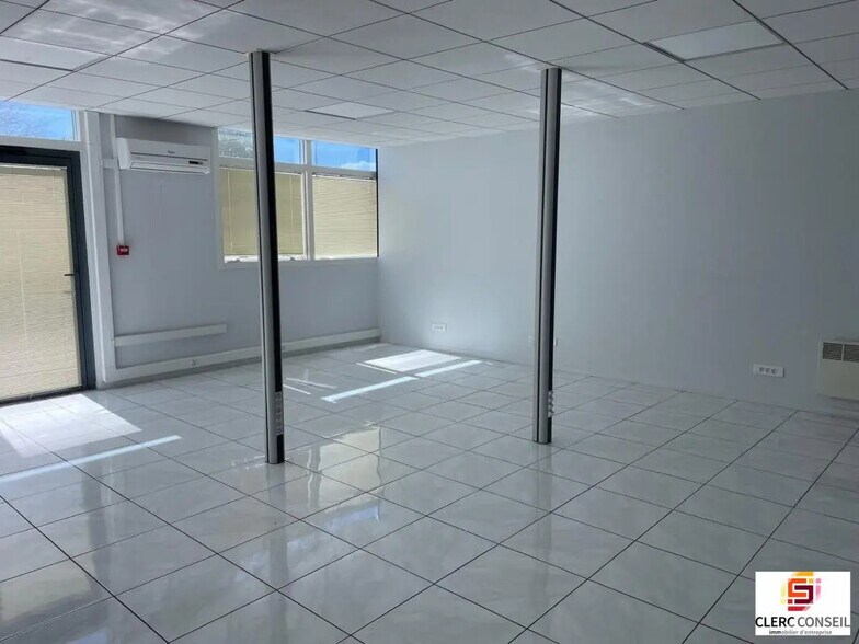 Bureau dans Évreux à louer - Photo de l’immeuble – Image 3 sur 3