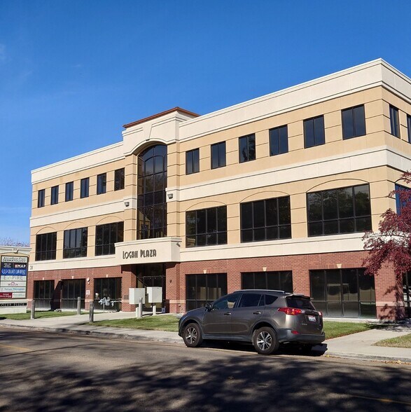 211 E Logan St, Caldwell, ID à louer - Photo de l’immeuble – Image 1 sur 2