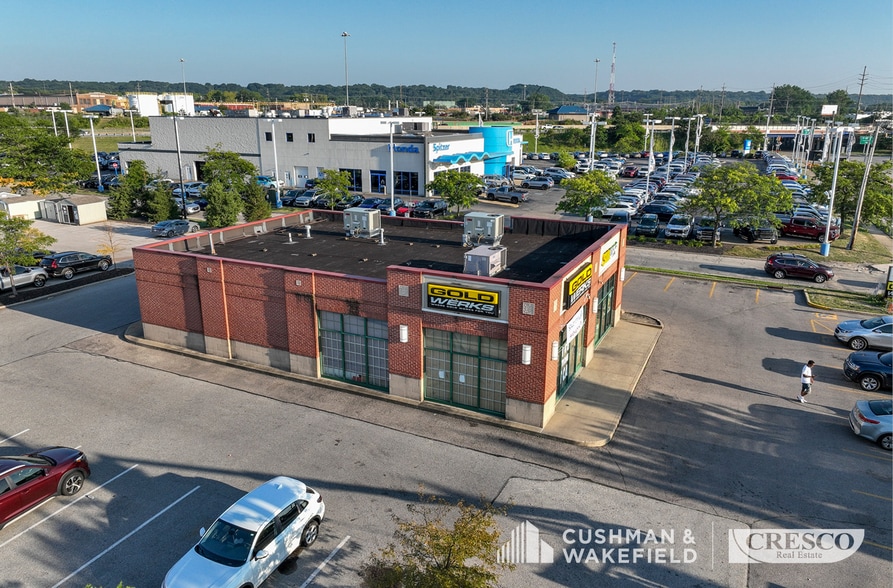 893-899 E 200th St, Euclid, OH à louer - Photo de l’immeuble – Image 3 sur 4