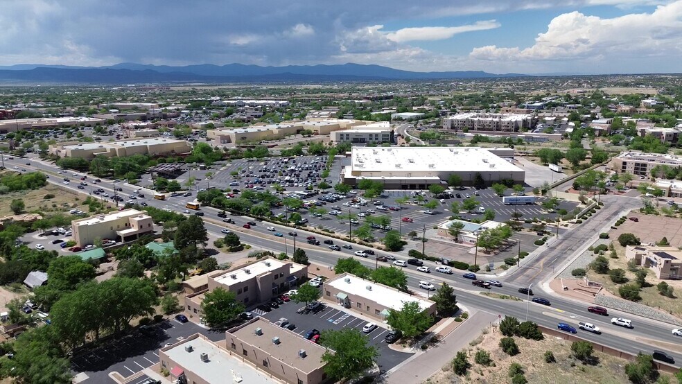 3600 Rodeo Ln, Santa Fe, NM à vendre - Photo de l’immeuble – Image 3 sur 16