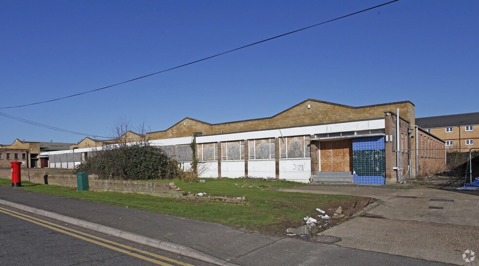 5A Bruce Grove, Wickford à louer - Photo principale – Image 1 sur 2