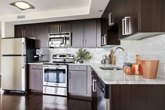 Plus de détails pour 3110 Mount Vernon Ave, Alexandria, VA - Local commercial à louer