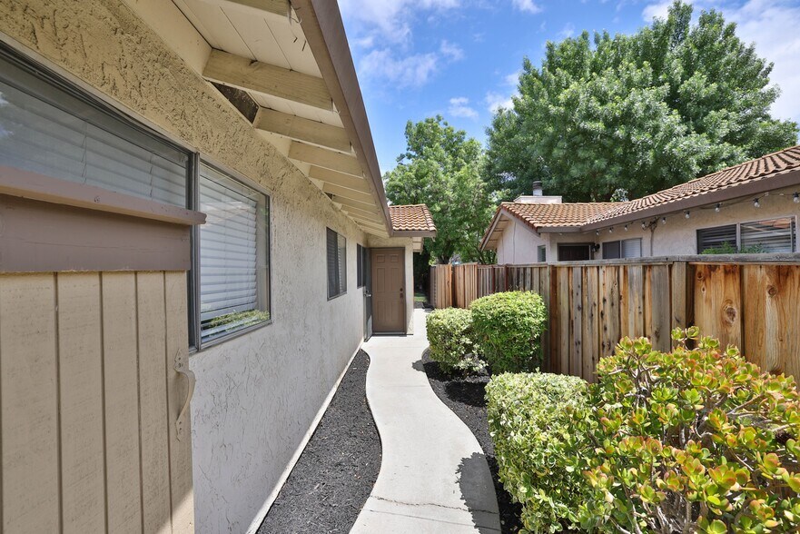 4652 Cherry Ave, San Jose, CA à vendre - Photo de l’immeuble – Image 2 sur 15