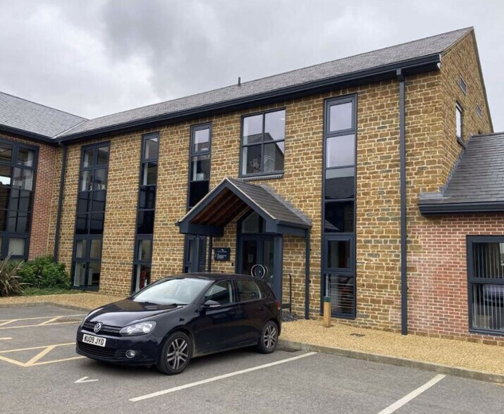Desborough Rd, Market Harborough à louer - Photo de l’immeuble – Image 2 sur 7