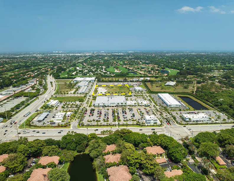 Industriel/Logistique dans Boynton Beach, FL à louer Photo de l’immeuble– Image 1 sur 1