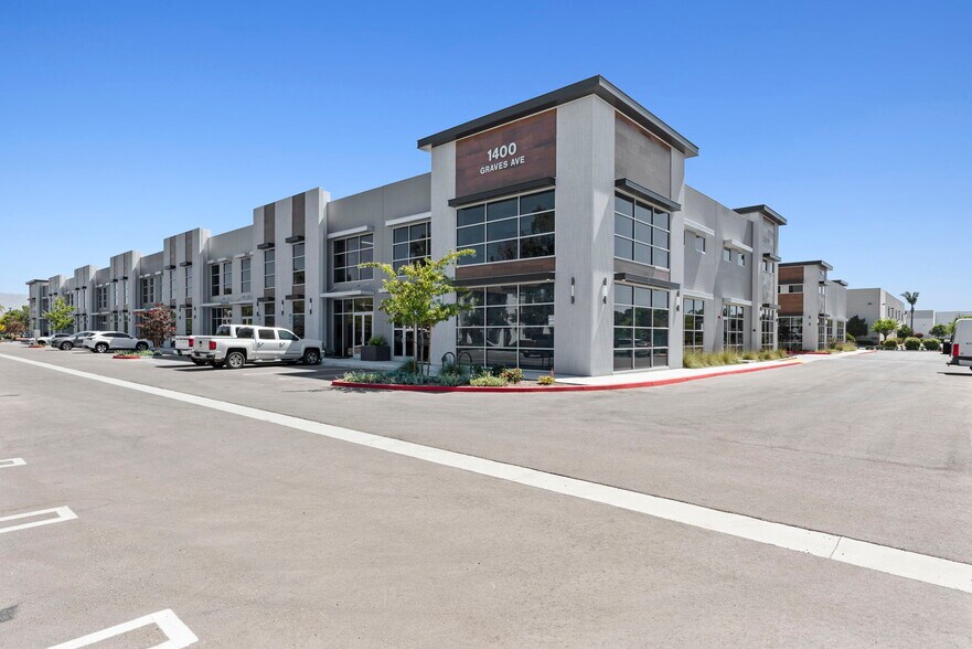 1400 Graves Ave, Oxnard, CA à vendre - Photo de l’immeuble – Image 1 sur 34