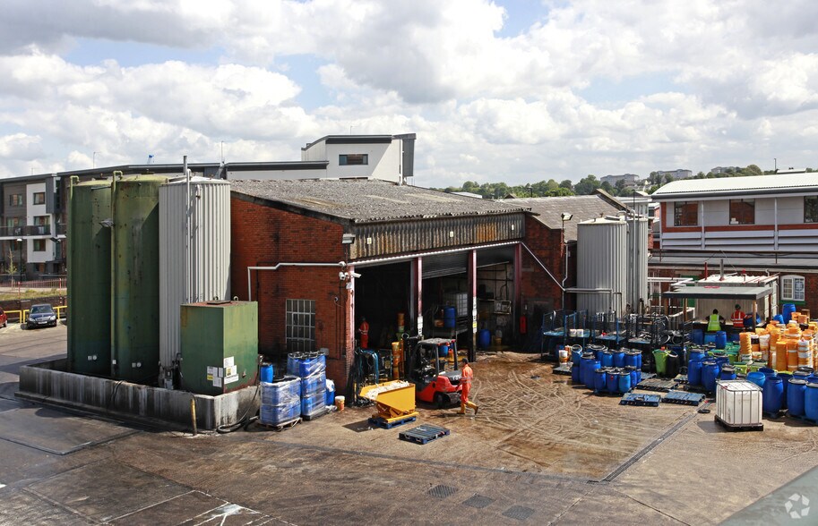 Royal Crescent Rd, Southampton à vendre - Photo de l’immeuble – Image 3 sur 3