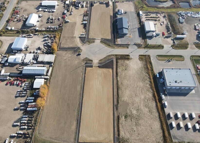90 Manitoba Crt, Spruce Grove, AB à vendre - Aérien – Image 1 sur 3