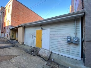 806 Caroline St, Fredericksburg, VA à louer Photo de l’immeuble– Image 1 sur 2