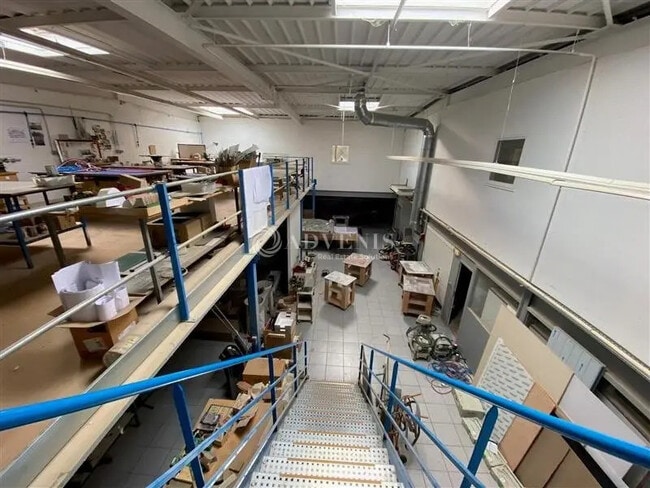 Plus de détails pour Local d’activités à vendre