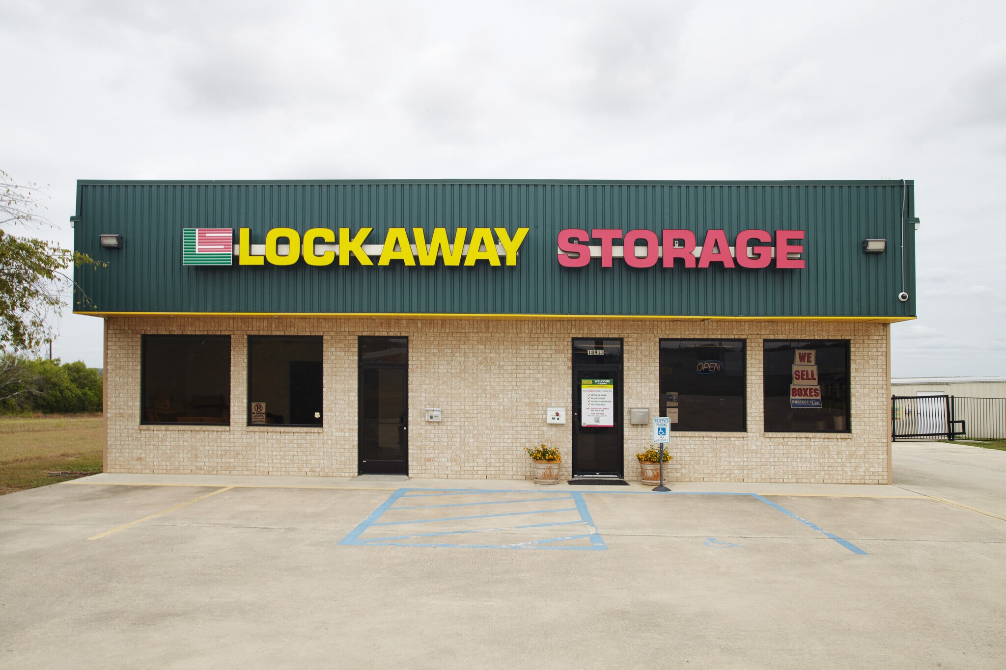 18913 Interstate 35 N, Schertz, TX à louer Photo de l’immeuble– Image 1 sur 7