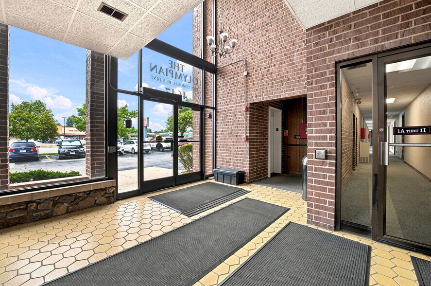 4647 W 103 St, Oak Lawn, IL à vendre - Photo de l’immeuble – Image 3 sur 23
