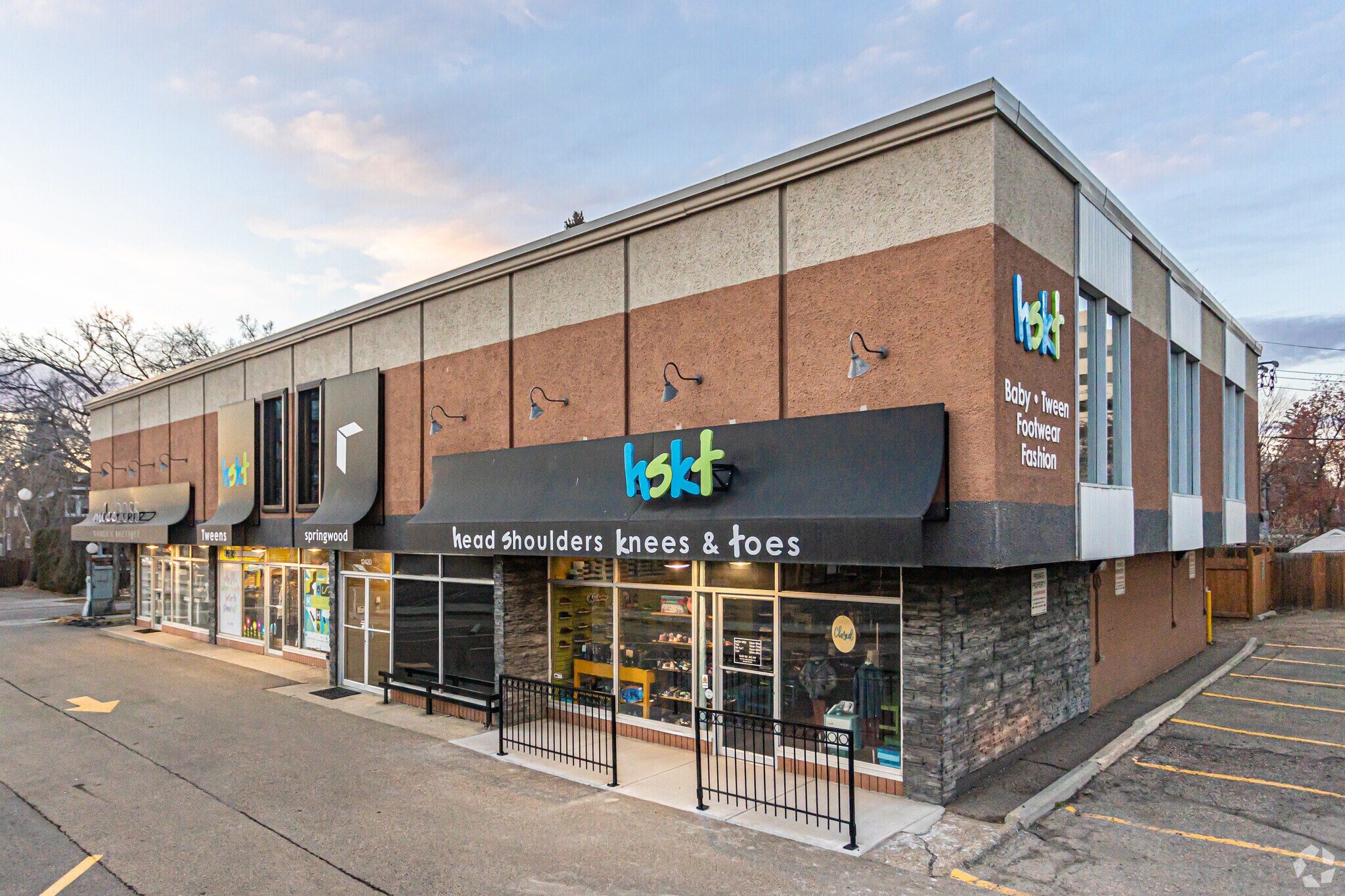 12505-12523 102 Av NW, Edmonton, AB à louer Photo principale– Image 1 sur 3
