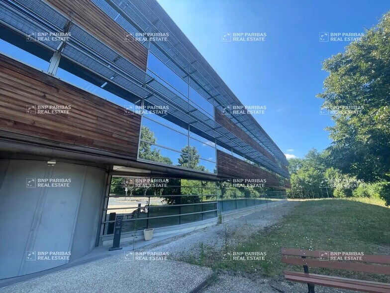 Bureau dans Boigny-sur-Bionne à vendre - Photo de l’immeuble – Image 1 sur 19