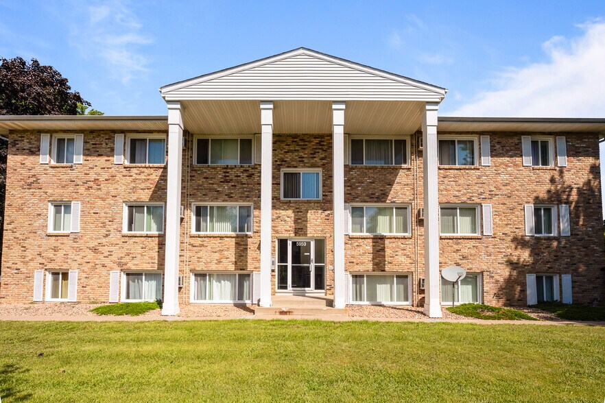 5930-5950 W Broadway Ave, Minneapolis, MN à vendre - Photo de l’immeuble – Image 2 sur 12