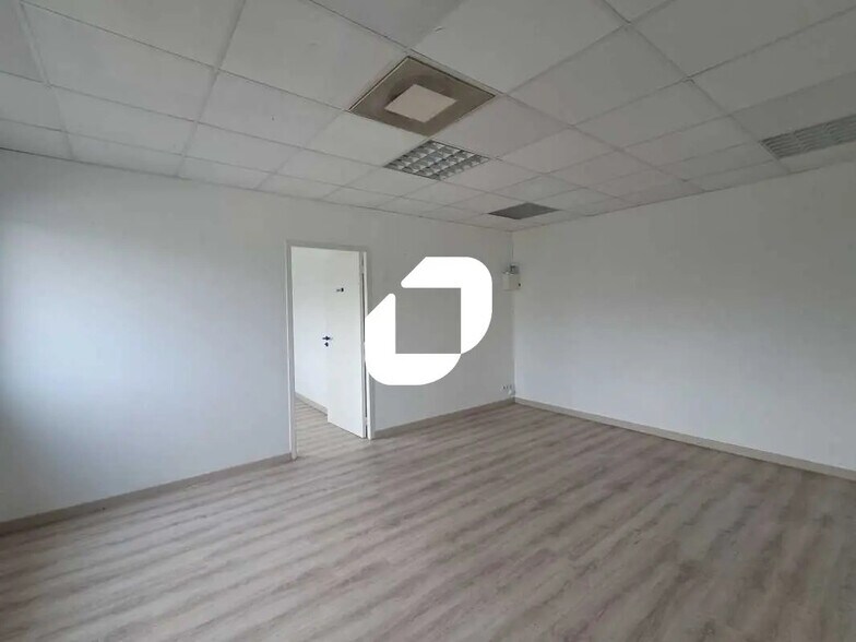 Bureau dans Bordeaux à louer - Photo de l’immeuble – Image 2 sur 20