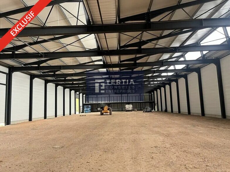 Local d’activités dans Vailhauquès à louer - Photo de l’immeuble – Image 3 sur 5