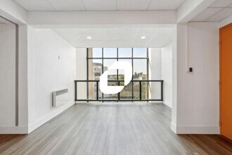 Bureau dans Lognes à louer Photo intérieure– Image 1 sur 10