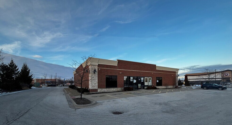 1386 Butterfield Rd, Aurora, IL à louer - Photo de l’immeuble – Image 2 sur 6