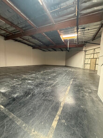 1525 3rd St, Riverside, CA à louer - Photo intérieure – Image 2 sur 10