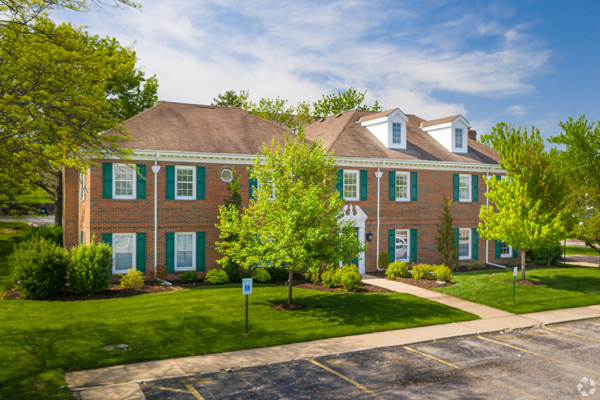 10550 Marty St, Overland Park, KS à louer Photo de l’immeuble– Image 1 sur 8
