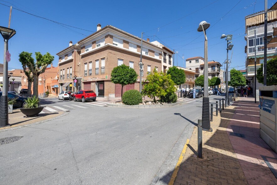 Local commercial dans Peligros, Granada à vendre - Photo de l’immeuble – Image 1 sur 10