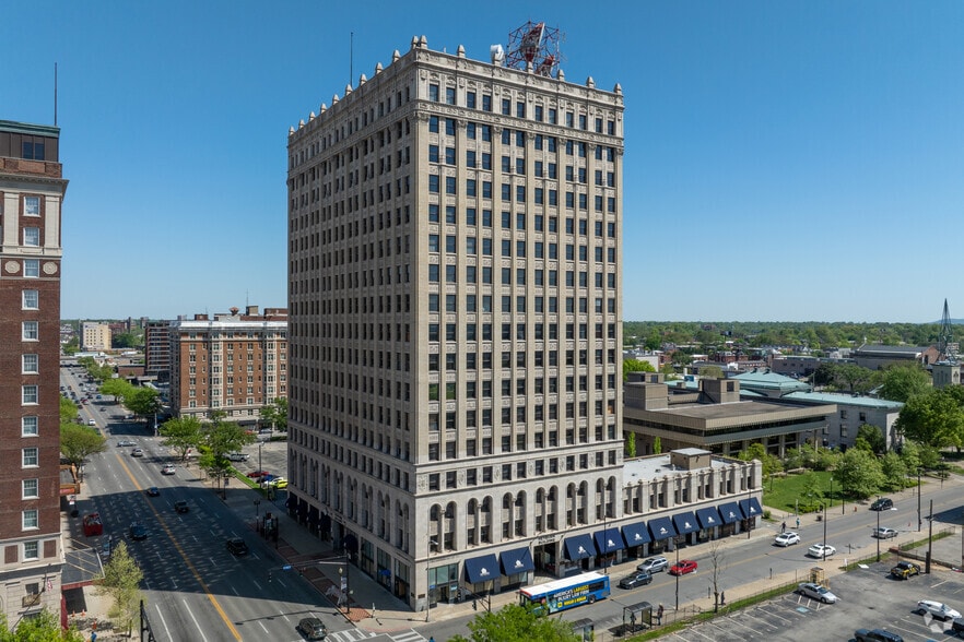 332 W Broadway, Louisville, KY à vendre - Photo principale – Image 1 sur 43