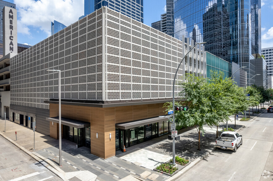 811 Dallas St, Houston, TX à louer - Photo de l’immeuble – Image 2 sur 5