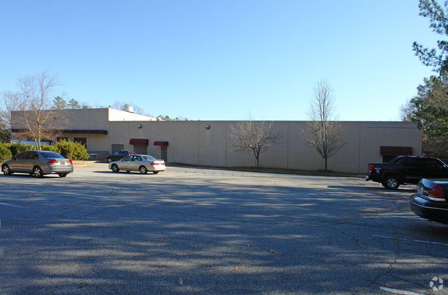 5125 Peachtree Industrial Blvd, Peachtree Corners, GA à louer - Photo de l’immeuble – Image 2 sur 3