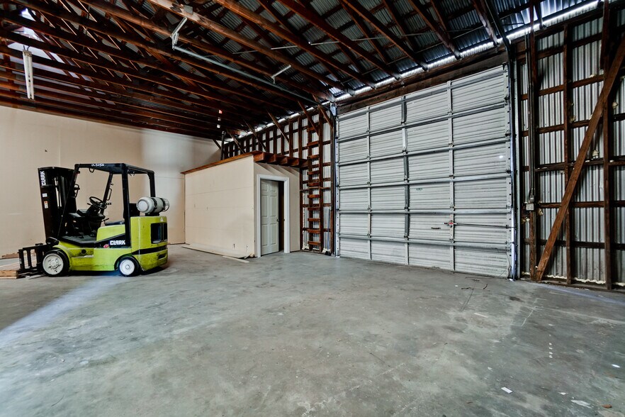 6152 15th St E, Bradenton, FL à louer - Photo de l’immeuble – Image 3 sur 5