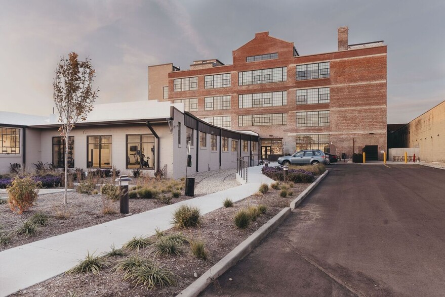 1301 E Washington St, Indianapolis, IN à louer - Photo de l’immeuble – Image 3 sur 3