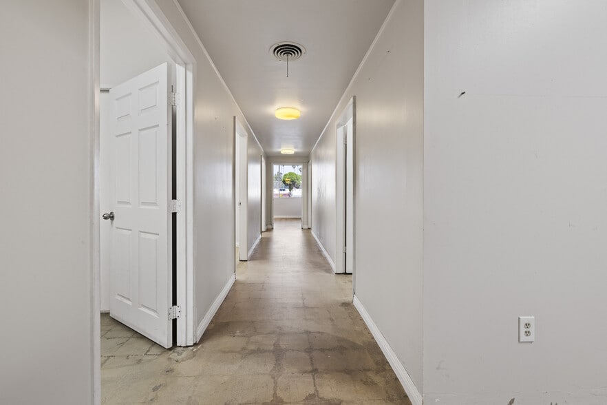 407 S La Brea Ave, Inglewood, CA à louer - Photo de l’immeuble – Image 3 sur 10