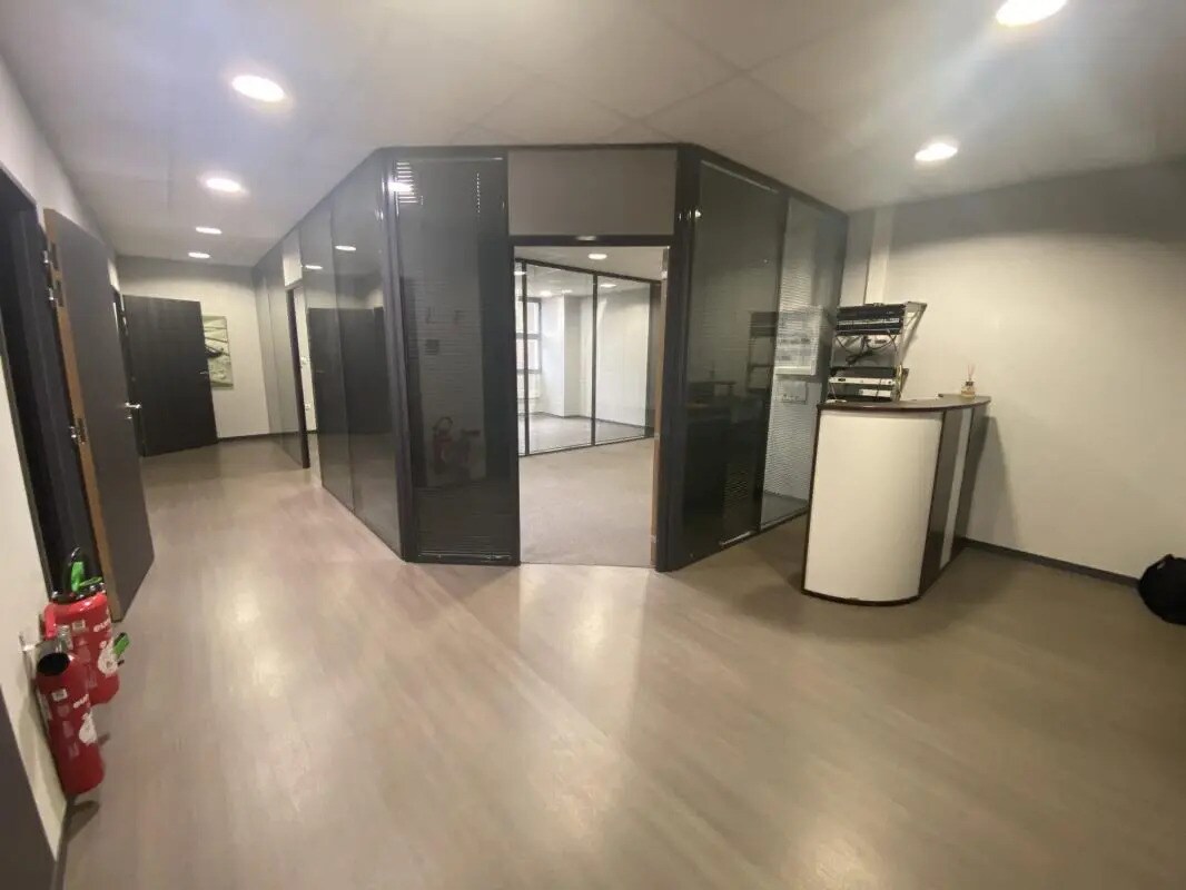 Bureau dans Le Coudray à louer Photo principale– Image 1 sur 16