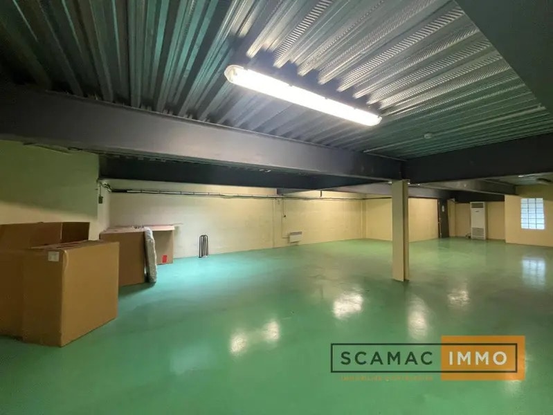 Local d'activités dans Boissy-Saint-Léger à vendre Photo de l’immeuble– Image 1 sur 7