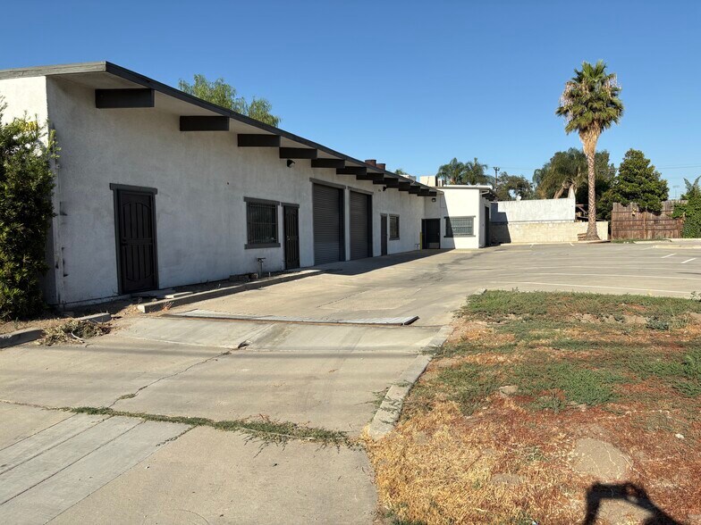 298 S Pershing Ave, San Bernardino, CA à louer - Photo de l’immeuble – Image 3 sur 8