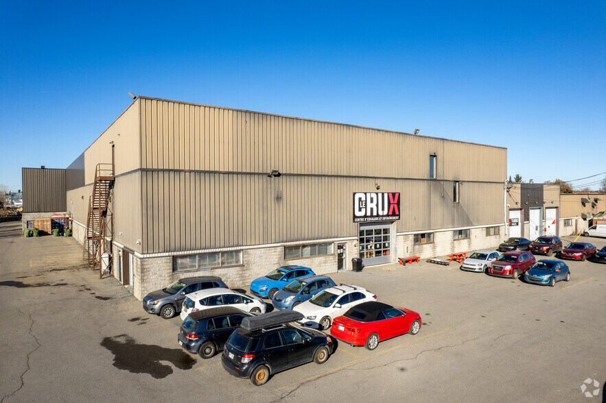 89-95 Boul des Entreprises, Boisbriand, QC à louer - Photo principale – Image 1 sur 16