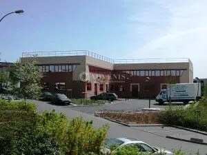 Bureau dans Créteil à louer - Photo de l’immeuble – Image 1 sur 8