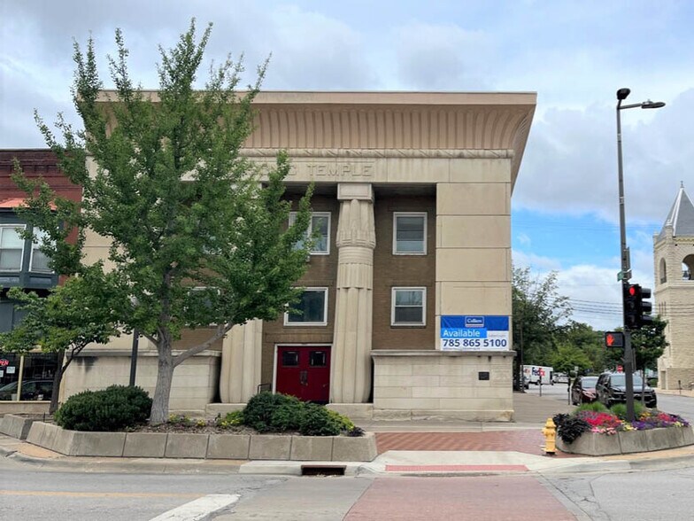 1001-1003 Massachusetts St, Lawrence, KS à louer - Photo de l’immeuble – Image 1 sur 4