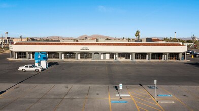 500-640 S Decatur Blvd, Las Vegas, NV à louer Photo de l’immeuble– Image 1 sur 10