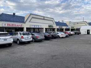 1825 W Redondo Beach Blvd, Gardena, CA à louer Photo de l’immeuble– Image 1 sur 7