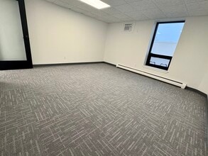 2215 Oak Industrial Dr NE, Grand Rapids, MI à louer Photo de l’immeuble– Image 2 sur 4