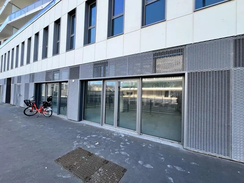 Local commercial dans Caen à louer Photo de l’immeuble– Image 1 sur 5