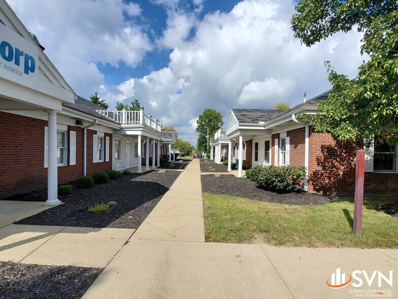 4472-4508 Darrow Rd, Stow, OH à louer - Photo de l’immeuble – Image 2 sur 4