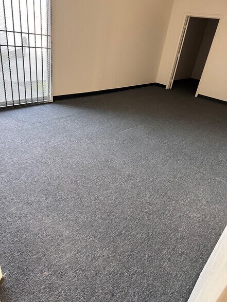 16301-16335 Piuma Ave, Cerritos, CA à louer - Photo de l’immeuble – Image 3 sur 5