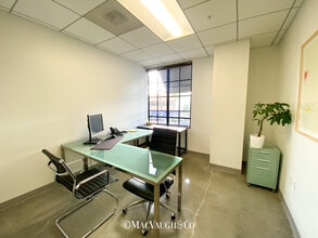 140-146 S Lake Ave, Pasadena, CA à louer Photo intérieure– Image 2 sur 11