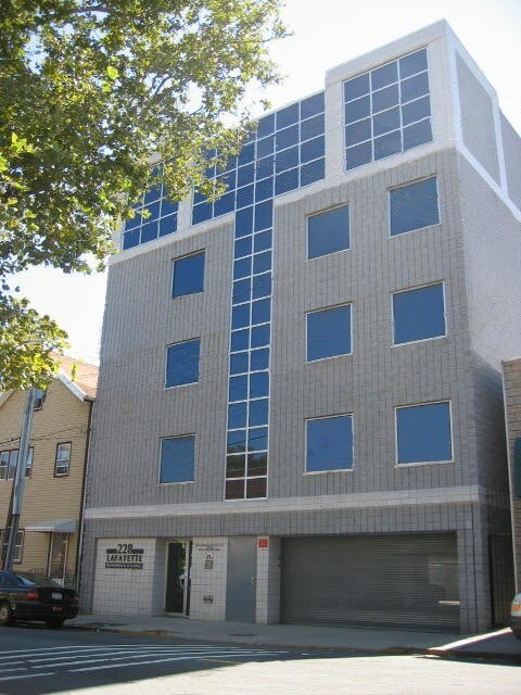 228 Lafayette St, Newark, NJ à louer Photo de l’immeuble– Image 1 sur 7