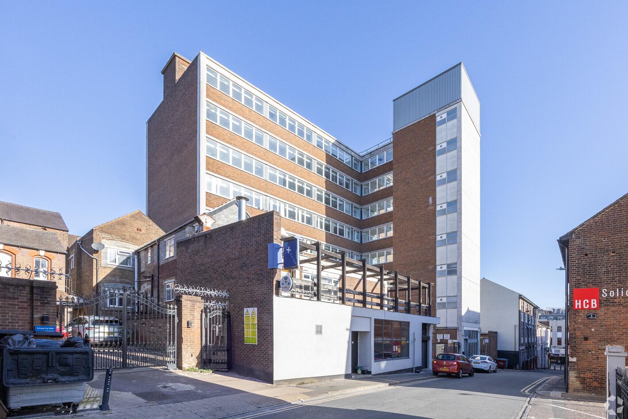 6 George St W, Luton à louer Photo principale– Image 1 sur 14